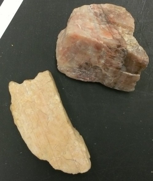 At the light end of the plagioclase scale is the mineral albite. Its rich in the element sodium.