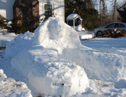 I made this snow sphinx in 2009.